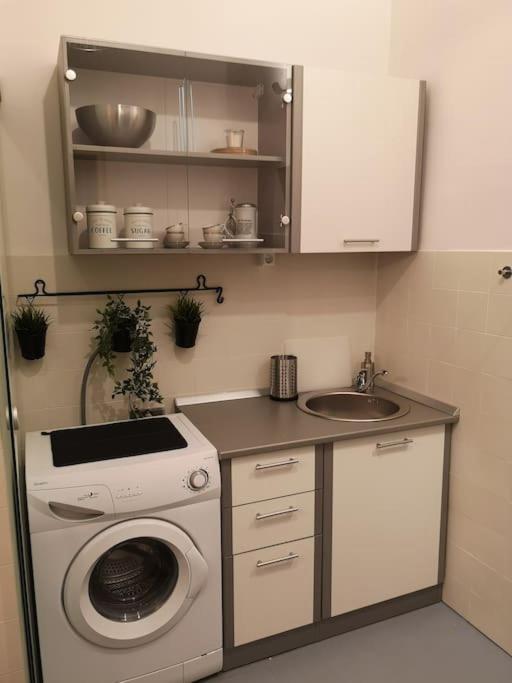 Cosy In The Heart Of The Upper Town Apartament